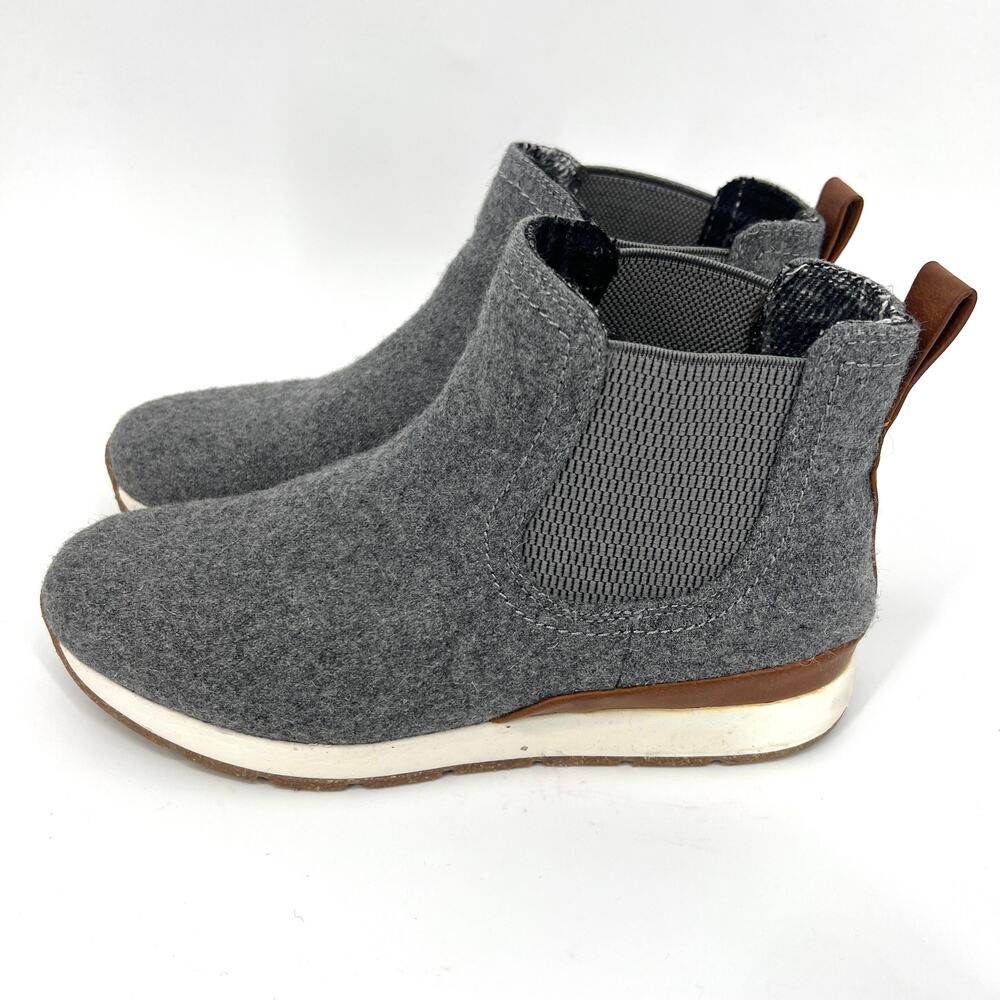 B.O.C. Born Womens Gray Wool Flat Slip On Booties Size 7.5 **READ**